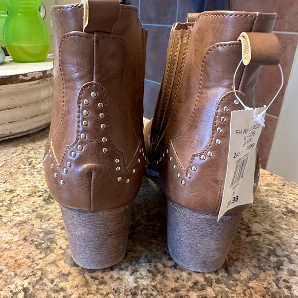 Cowboy boots - Picture 5 of 9